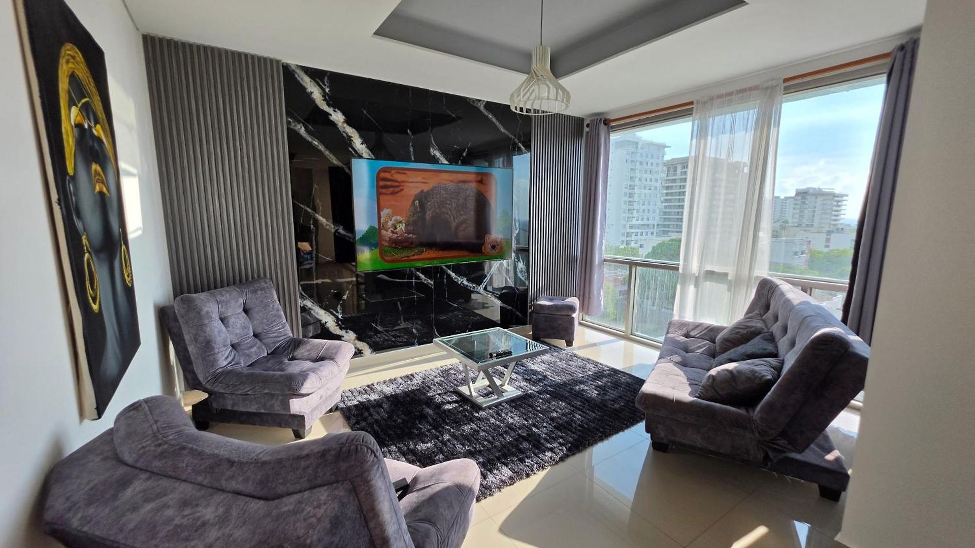 Luxury 3br 2ba Penthouse Close To Airport-beach-rooftop Pool *
