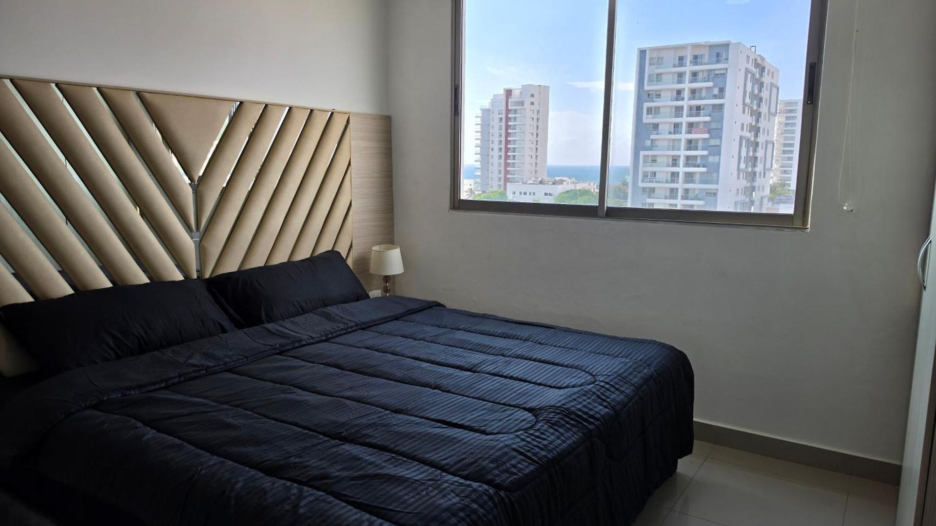 Luxury 3br 2ba Penthouse Close To Airport-beach-rooftop Pool *
