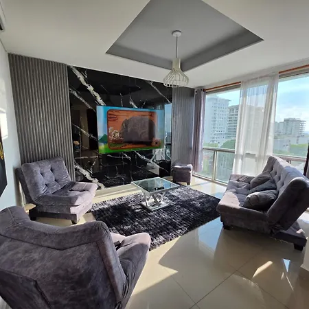Luxury 3br 2ba Penthouse Close To Airport-beach-rooftop Pool *
