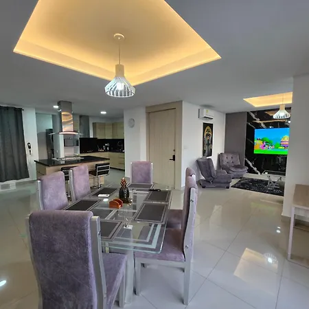 Luxury 3br 2ba Penthouse Close To Airport-beach-rooftop Pool