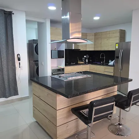 Luxury 3br 2ba Penthouse Close To Airport-beach-rooftop Pool Cartagena