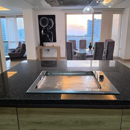 Luxury 3br 2ba Penthouse Close To Airport-beach-rooftop Pool Apartamento