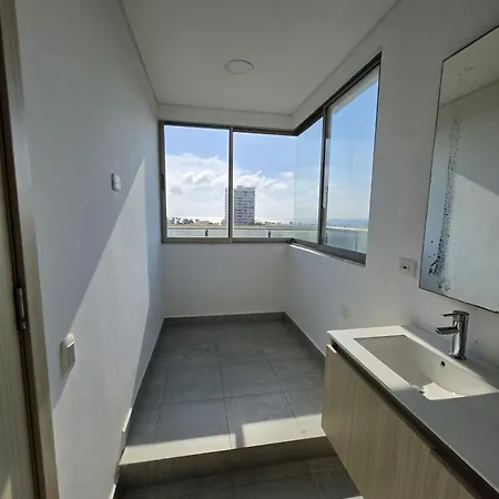 Luxury 3br 2ba Penthouse Close To Airport-beach-rooftop Pool Cartagena