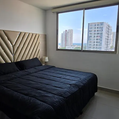Luxury 3br 2ba Penthouse Close To Airport-beach-rooftop Pool *